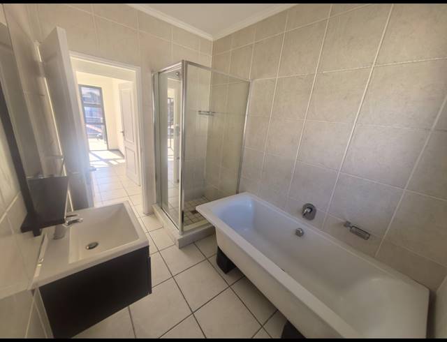 2 bed property to rent in GLENEAGLES